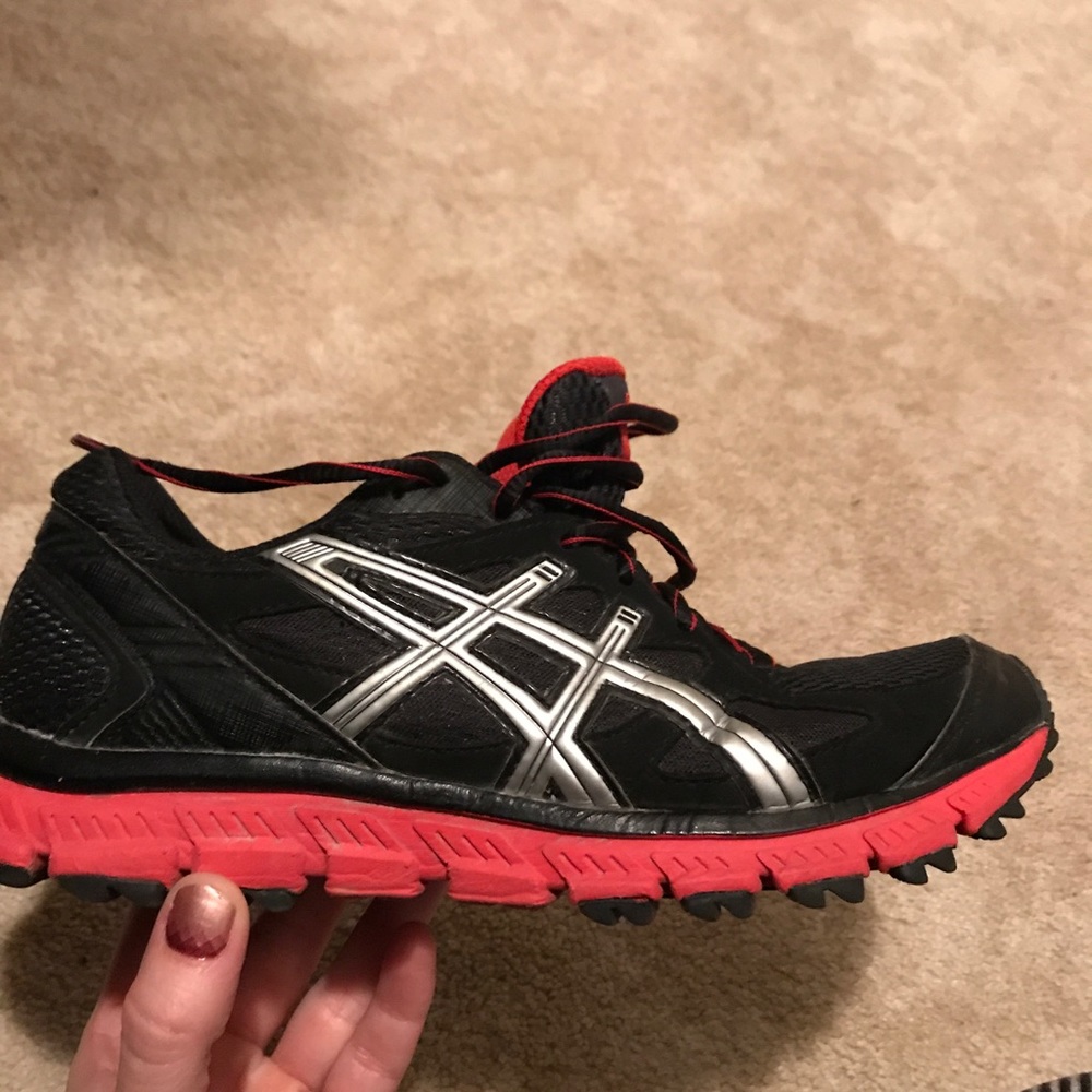 Women’s size 8 ASICS running shoe